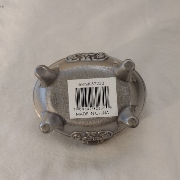 Vintage Brushed Silver Toned Pewter Footed Ornate Trinket Box. - Picture 6 of 6